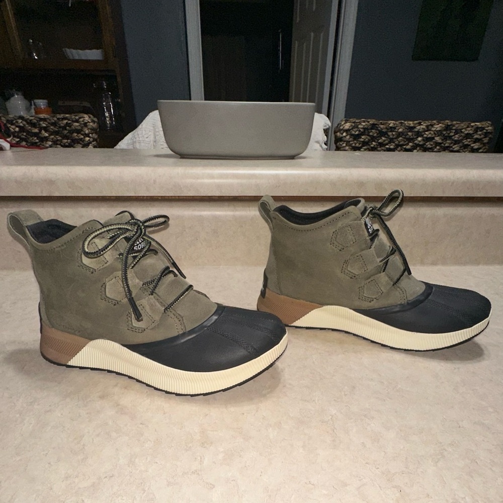 Sorel Out N About waterproof duck boot